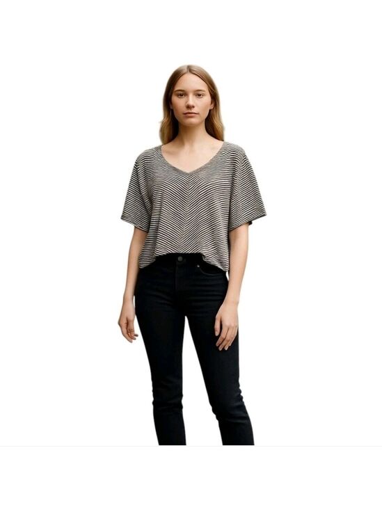 Caution To The Wind Tops - Caution to the Wind Striped Pullover V-Neck Short Sleeve Crop Top Size Medium